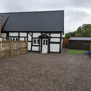 Holiday home Characterful 2 Bed Cottage, Quiet Village Setting, Ashleworth
